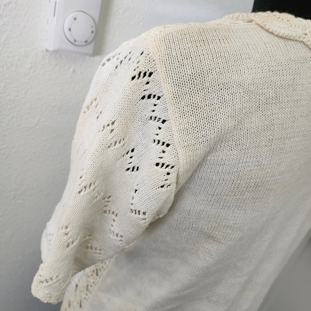 Elegant Cream Crochet Scalloped Collar Pearl Beaded Short Sleeve Cardigan - Picture 3 of 10